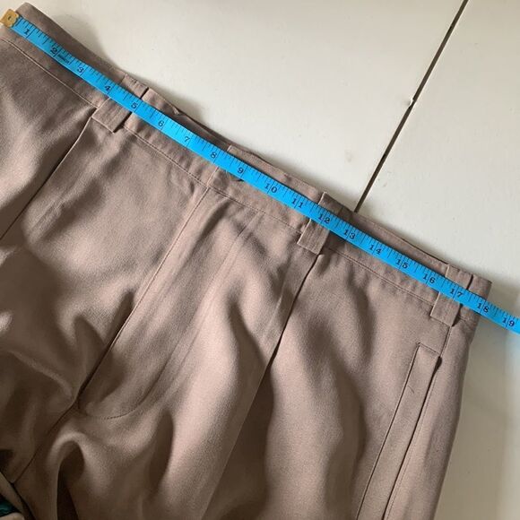 WfF silk cargo dress shorts zip fly Single front Pleat in taupe - Picture 6 of 7